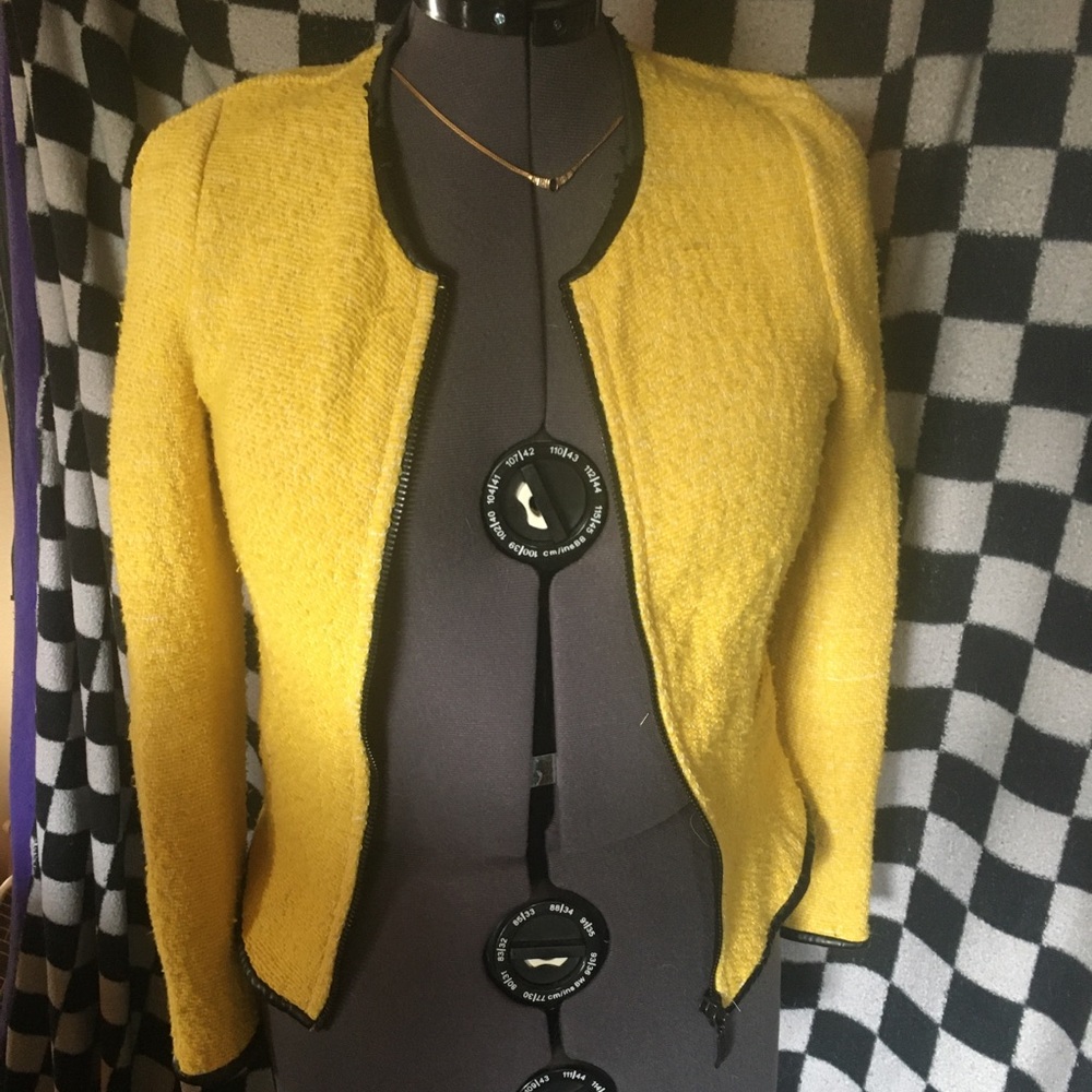 Yellow business jacket